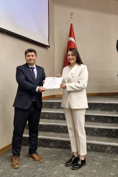 Bugün @altindagbel'imizin mazbata töreni'nde yeni siyasi yolculuğuma başlamış bulunuyorum. Bu başarı hikayemizde yanımızda olan başta Genel Başkanımız Sayın @eczozgurozel olmak üzere, İlçe başkanımız Sayın Ali Ergin'e, Ve göz bebeğimiz @chpaltindagenc'in her birine teşekkürler