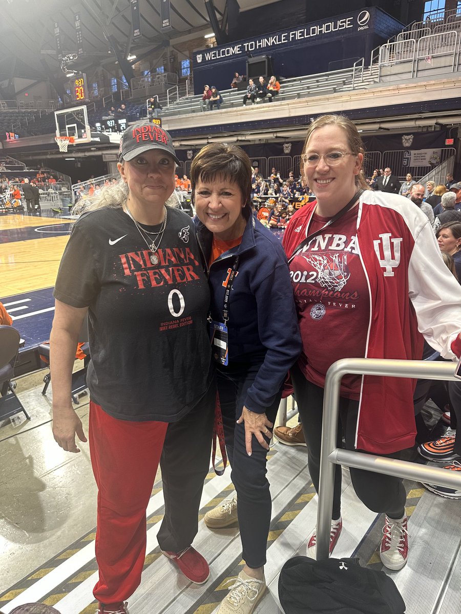 Always happy to see ⁦@IndianaFever⁩ fans. Cheering on Illinois ⁦@wbitwbb⁩ ⁦@HinkleFieldhome⁩