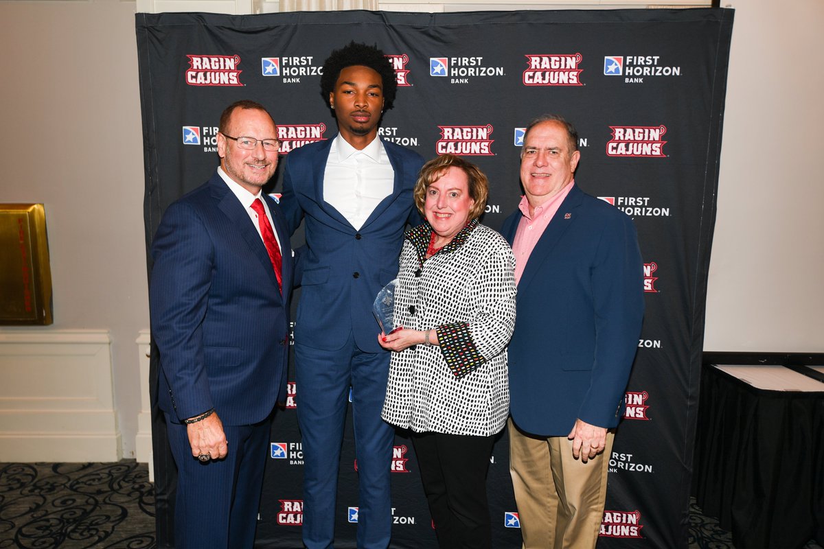 Joe Charles earned Team MVP, Presented by Jill Ardoin in memory of her husband, David Ardoin. He also earned Rebounder of the Year, Presented by Tommy and Karren Hayes. Charles led the team in rebounds (318), steals (60), blocks (37), and was 3rd in points (221) #GeauxCajuns