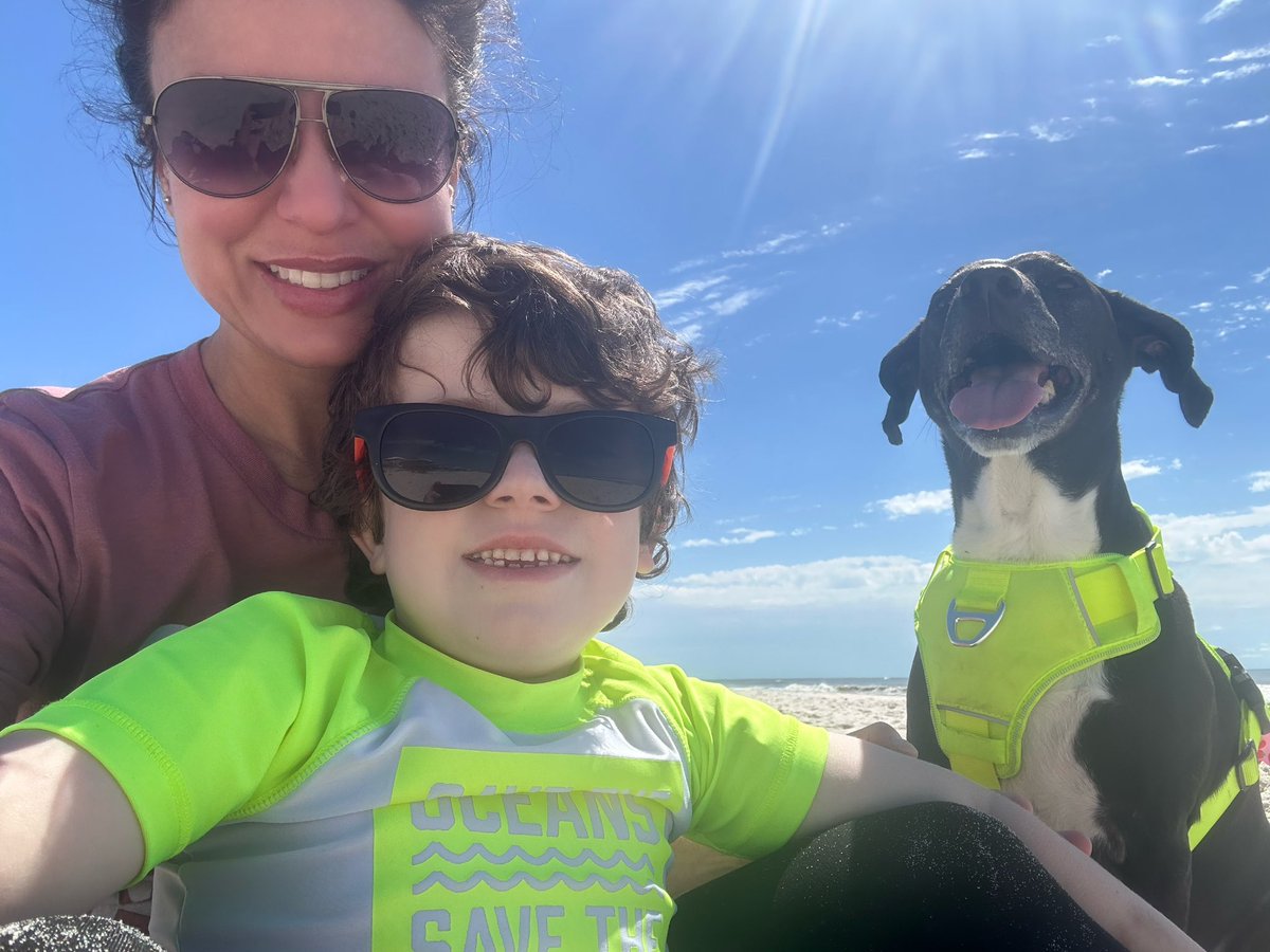 Smiles all around ‘cause we’re at the beach 😊 🏖️ #smile #beachvibes #beachday #beachlife #beach #springbreak #foryou #fypシ #dog #dogoftheday #beachdog #doglife #livingmybestlife #Spring #springbreak2024 #Alabama