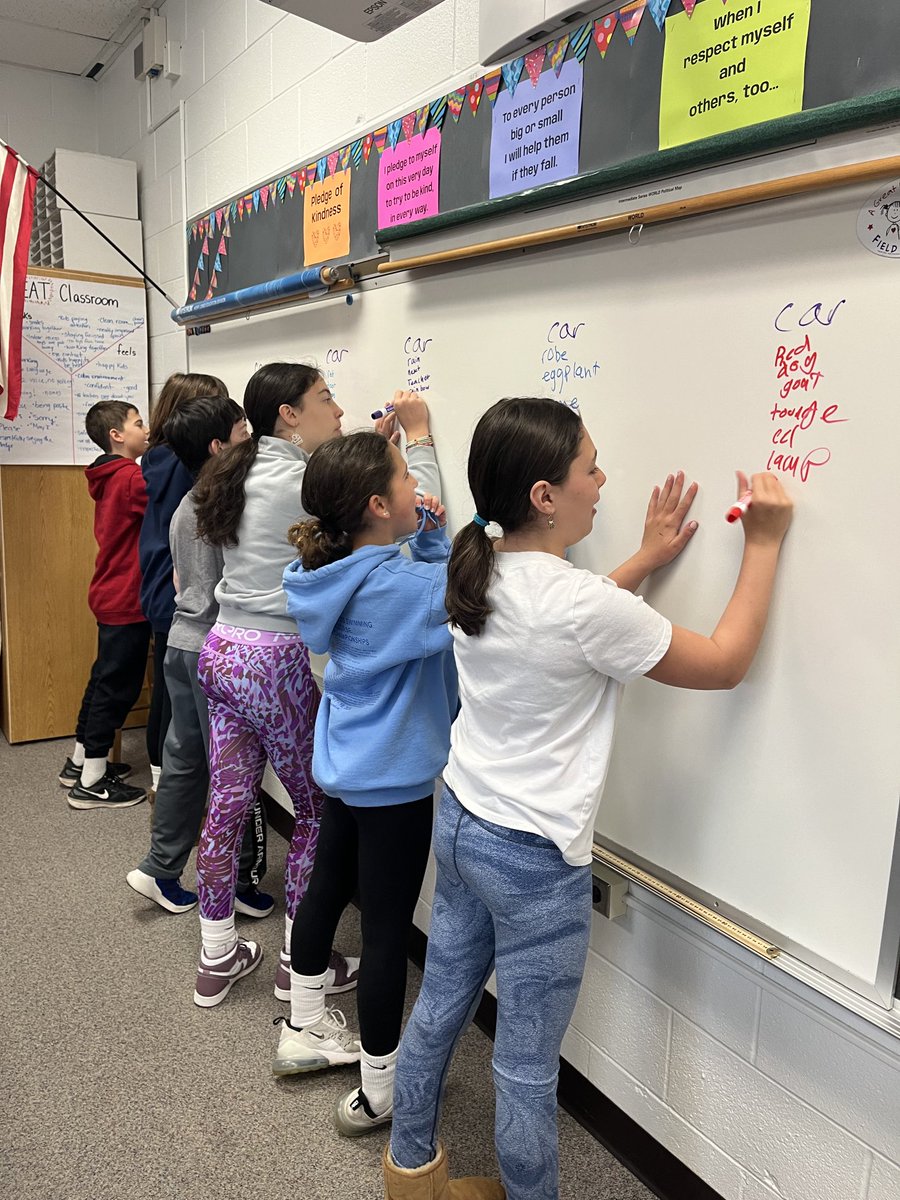 ⭐️ A little word building competition during our Morning Meeting today! 
#EngageD64