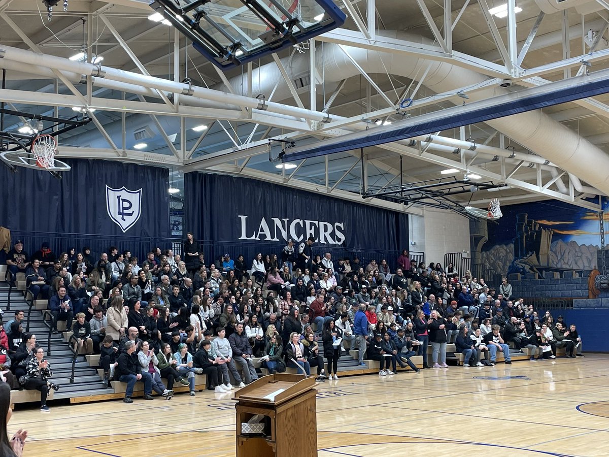 LPprincipals's tweet image. Packed house at East Campus tonight, as we welcome the Class of 2028 for Athletic &amp;amp; Activities Night! It’s awesome to see so many future Lancers ready to get involved in their school community! @LPLancers @LPAthleticDept @LPHSActivities #WeAreLakePark #Involvement