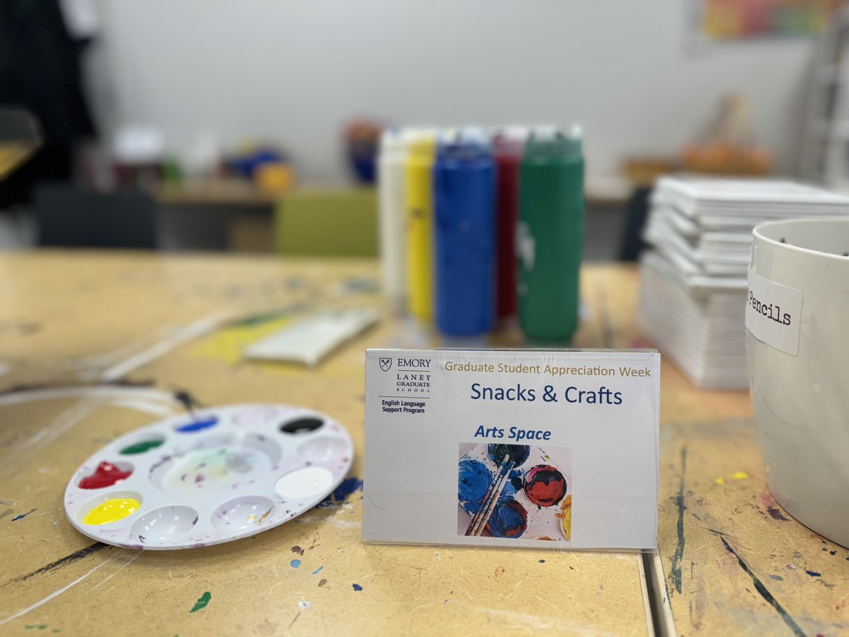 Happening Now! From 4 - 6p, enjoy Snacks & Crafts in the ArtsLab, in the Computing Center at Cox Hall. Light refreshments will be served.🎨🖌️