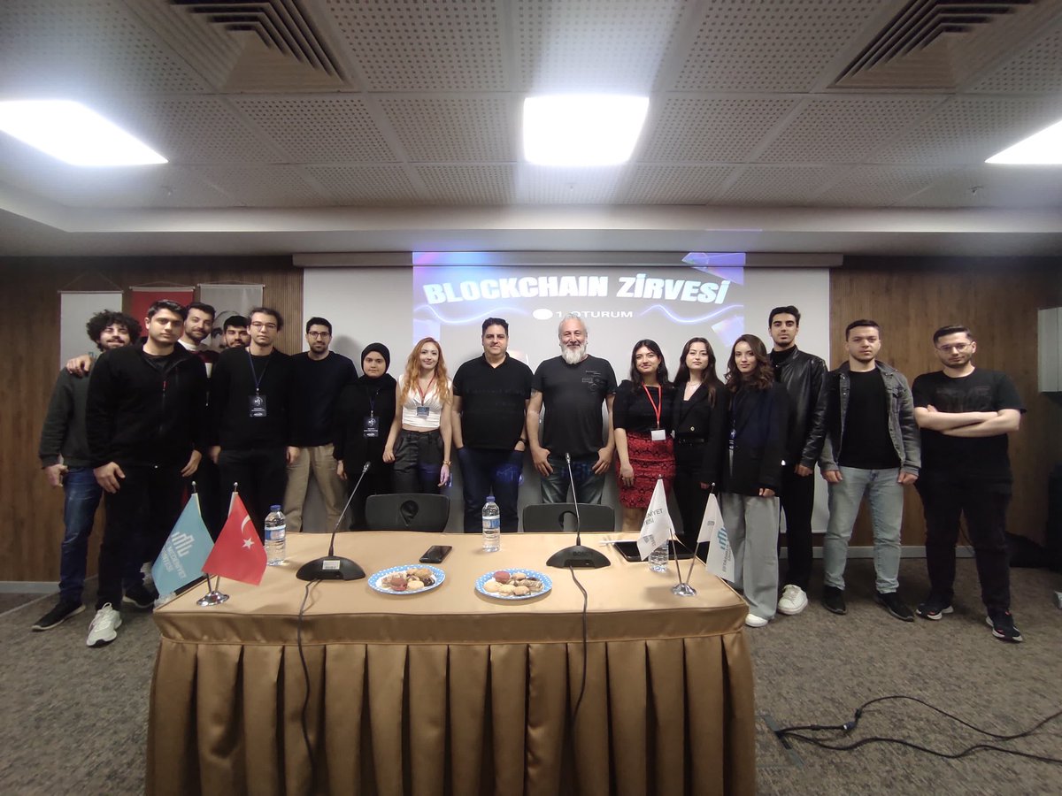 3 Nisan Çarşamba Medeniyet Üniversitesi <a href="/istmedeniyet/">İstanbul Medeniyet Üniversitesi</a> Blockchain Kulübü <a href="/imublockchain/">Medeniyet Blockchain</a> tarafından düzenlenen Blockchain Zirvesi etkinliğinde güncel Yapay Zeka sohbetimizle yine ziyaretinize geldik 😉

#Blockchain #Metaverse #NFT #web3 #Bitcoin #tokenomics #DAO #DeFi #AI #IoT