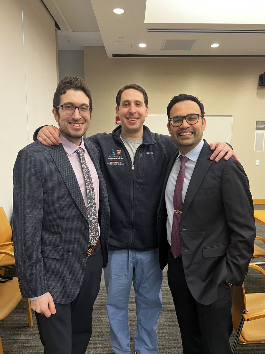 Excellent Bornstein case presentations from our star colleagues! Bornstein case presentations are a favorite in the fellowship and CV department. We learn so much from our faculty and co-fellows @MaxCollMD @AvinainderSingh 🫀🫀🫀