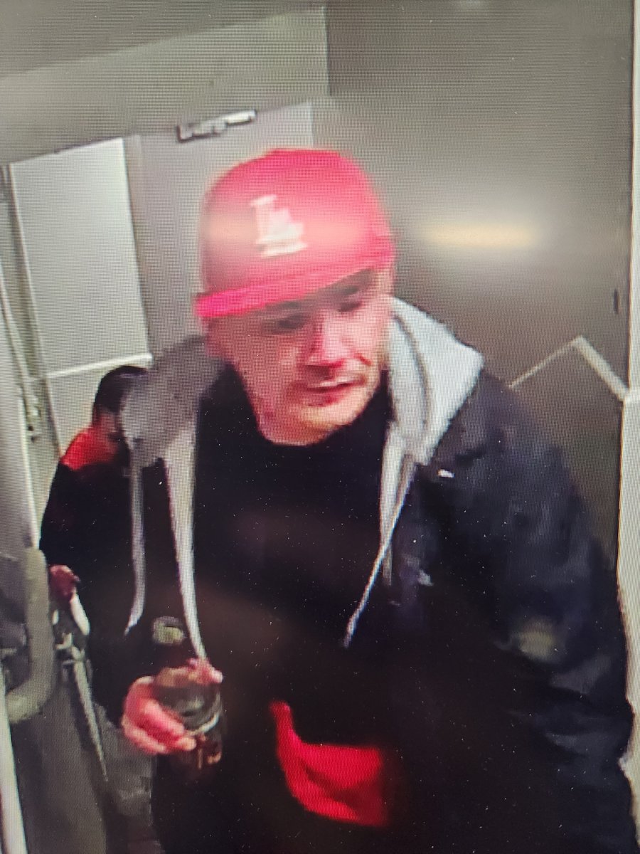 The Pas #rcmpmb are seeking public assistance in identifying this individual who was involved in an Assault w/ Weapon incident in The Pas on Mar 23 where a 21yo male was injured. Know who this is or have info on his whereabouts? Call The Pas RCMP @ 204-627-6204. #WantedWed