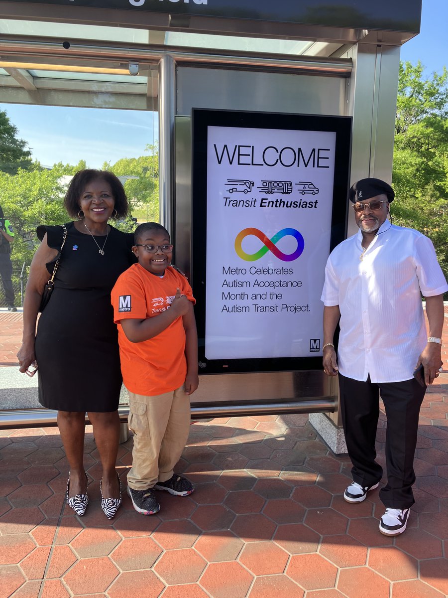 🚆🌟 We're celebrating #AutismAcceptanceMonth with a unique touch: in-station announcements by young transit enthusiasts with autism. Listen out for their voices across the Metrorail system! Learn more: wmata.com/about/news/Aut…. #wmata