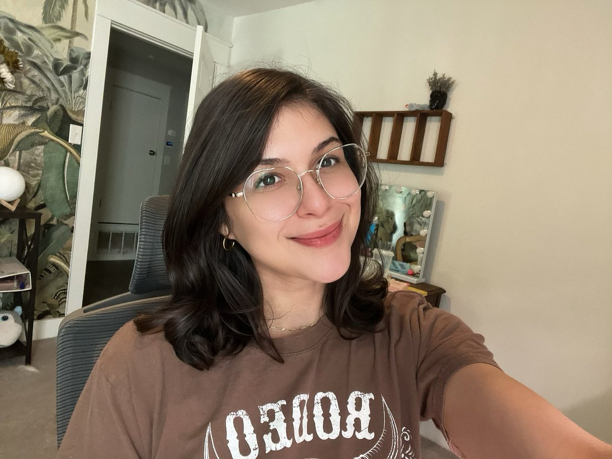 pilatesdev's tweet image. I can’t believe it’s already been 6 months as a software engineer at @Oracle, time flies when you’re having fun 😻

Working on @OracleLiveSQL has been such an amazing opportunity to experience frontend &amp;amp; backend development. I guess I can call myself a full-stack dev now ;)