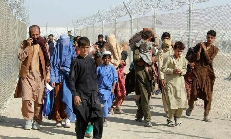 حکومت پاکستان کے مطابق جن افغانوں کے پاس شناختی کارڈ ہیں وہ 15 اپریل سے بلوچستان چھوڑنا شروع کر دیں گے۔ یہ وفاقی حکومت کی رضاکارانہ مہم ہے۔ اس کے بعد انہیں زبردستی نکال دیا جائے گا۔آئی ڈی کارڈ رکھنے والے تمام افغانوں کو نکال دیا جائے گا۔10 لاکھ افغان اس زمرے میں آتے ہیں۔ لیکن اس
