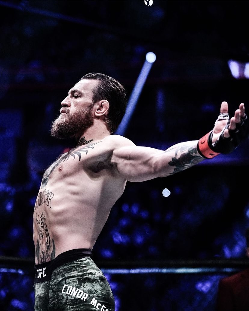 “The Notorious” Conor McGregor 🇮🇪 UFC Career Recap Record: 22-6 (8 KOs) 🧵THREAD🧵