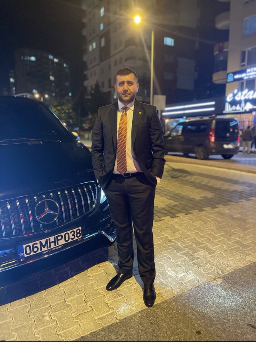 Ellerin sözü batsın!
#iyikivarsınbakiersoy
<a href="/bakiersoymhp/">BAKİ ERSOY</a>