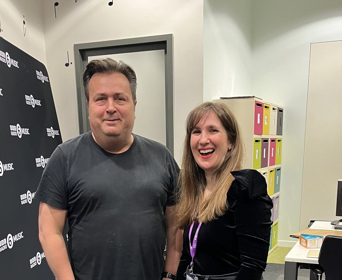 ON <a href="/BBC6Music/">BBC Radio 6 Music</a> RIGHT NOW LIVE with <a href="/gidcoe/">Gideon Coe</a>. Even ran into @tom_ravenscroft in the hallway. FUN TIMES. THREE MORE SONGS TO GO and some chat!