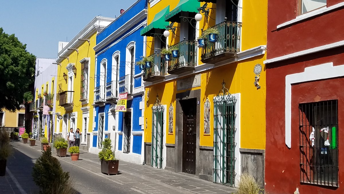 Shoppers! Plan a trip to Puebla for unique and one-of-a-kind items! Here are our suggestions on where to shop for antiques and Talavera in Puebla! epicureanexpats.com/shopping-in-pu… #travel #shoppers #Mexico #WednesdayMotivation