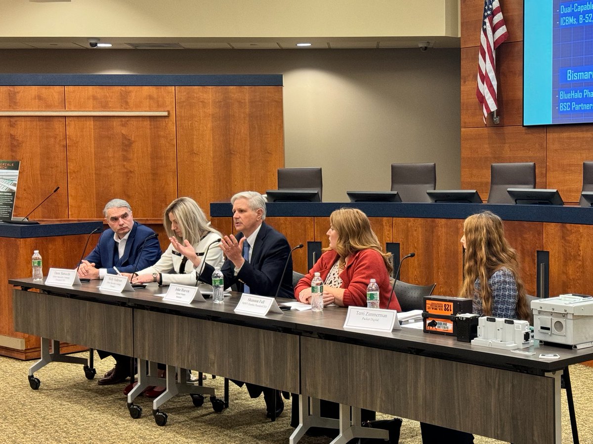 In Fargo for the last stop on our military tour. We met w/ @FMWFChamber Military Affairs, @elinorcor & @PacketDigital on support for our Air Guard & how the $100M we secured for defense R&D in ND benefits Fargo projects to maintain our military & provide troops w/ latest tech.