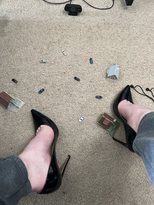 Just had another successful private stream. Have you ordered yours yet? #sizetwitter #giantess #shoefetish<a href="/tag/giantess"class="tags"><span>#giantess</span></a><a href="/tag/shoefetish"class="tags"><span>#shoefetish</span></a><a href="/tag/sizetwitter"class="tags"><span>#sizetwitter</span></a>