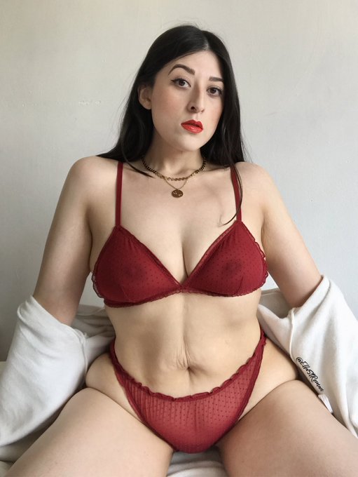 El color rojo me queda tan bien. https://t.co/dgvrxNAZWl