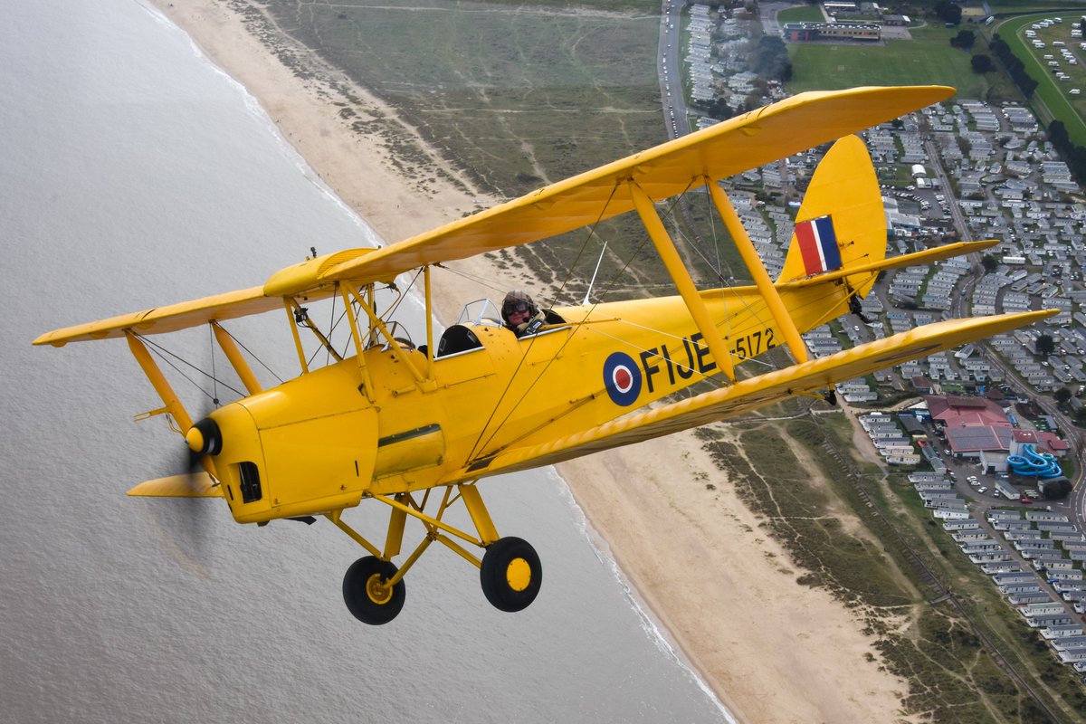 A little more about our recent arrival in Norfolk: tinyurl.com/yc3dufr4 #tigermoth #flight #norfolk