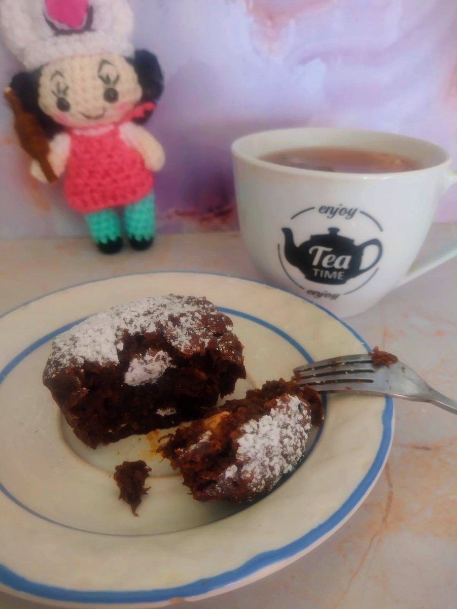 DOLCECANDY6's tweet photo. Día frío pero rico para un brownie de plátano 😋 Valparaíso y viña del mar. Sigue nuestro Instagram y pide el tuyo. #Valparaiso #viña #viñadelmar #valpo #cakes #sweet https://t.co/BiaunlXMvh
