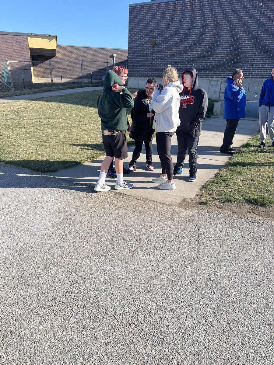 WahooUnified's tweet photo. Thank you to Ava Lausterer and Coach Randy Shada for sharing your knowledge and wisdom with us! We are excited and ready for our first meet on Friday! https://t.co/Iga2iPLNVe