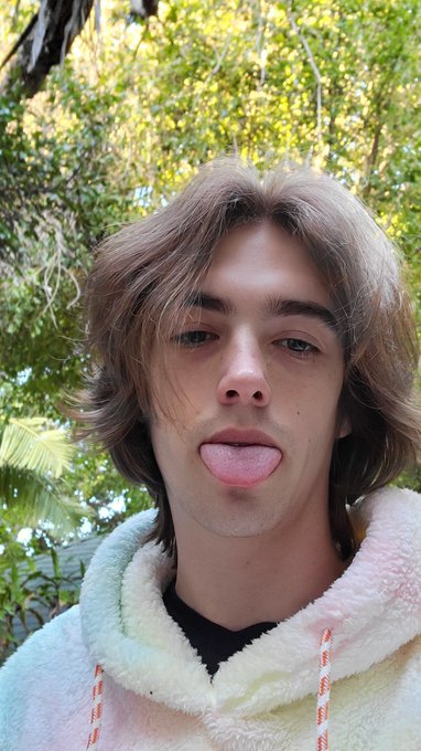 IG vs Twitter https://t.co/gPepQEcA92