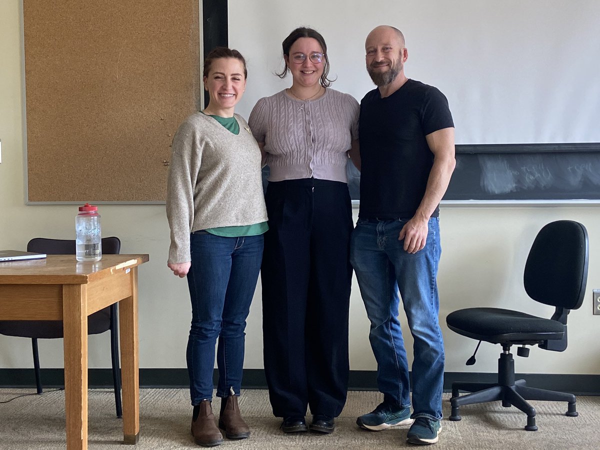 And last but not least congratulations to Carys for defending her Honours thesis on tick cuticular hydrocarbons! It was a exciting project! Proud of you! @KirkHillier @HillierLab @AcadiaBio @AcadiaU