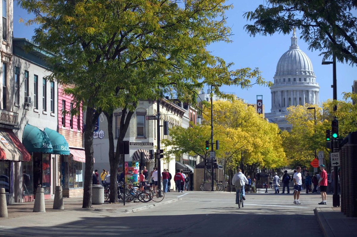 Did you take a pedestrian lane today for National Walking Day? Only 5 of 37 responding state DOTs consider freight in active transportation projects and vice versa per an #NCHRP publication. Consider more when making your streets pedestrian friendly! ow.ly/Fuec50R7vXW