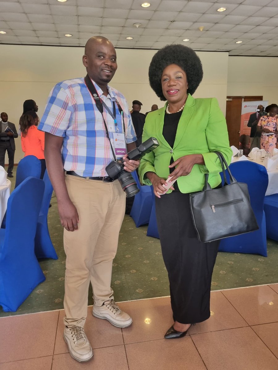 Bernardkwiri's tweet photo. Today I met an Artist behind #Obangaina now @MagoolaRachel at Serena Hotel for the Safe Screens Launch #Safekids where different stakeholders met to brain storm the ideas. Thank you @coufamilytv @oweninsights @MwesigyeAmos for organizing such an amazing platform. https://t.co/ibCTwTPI5O