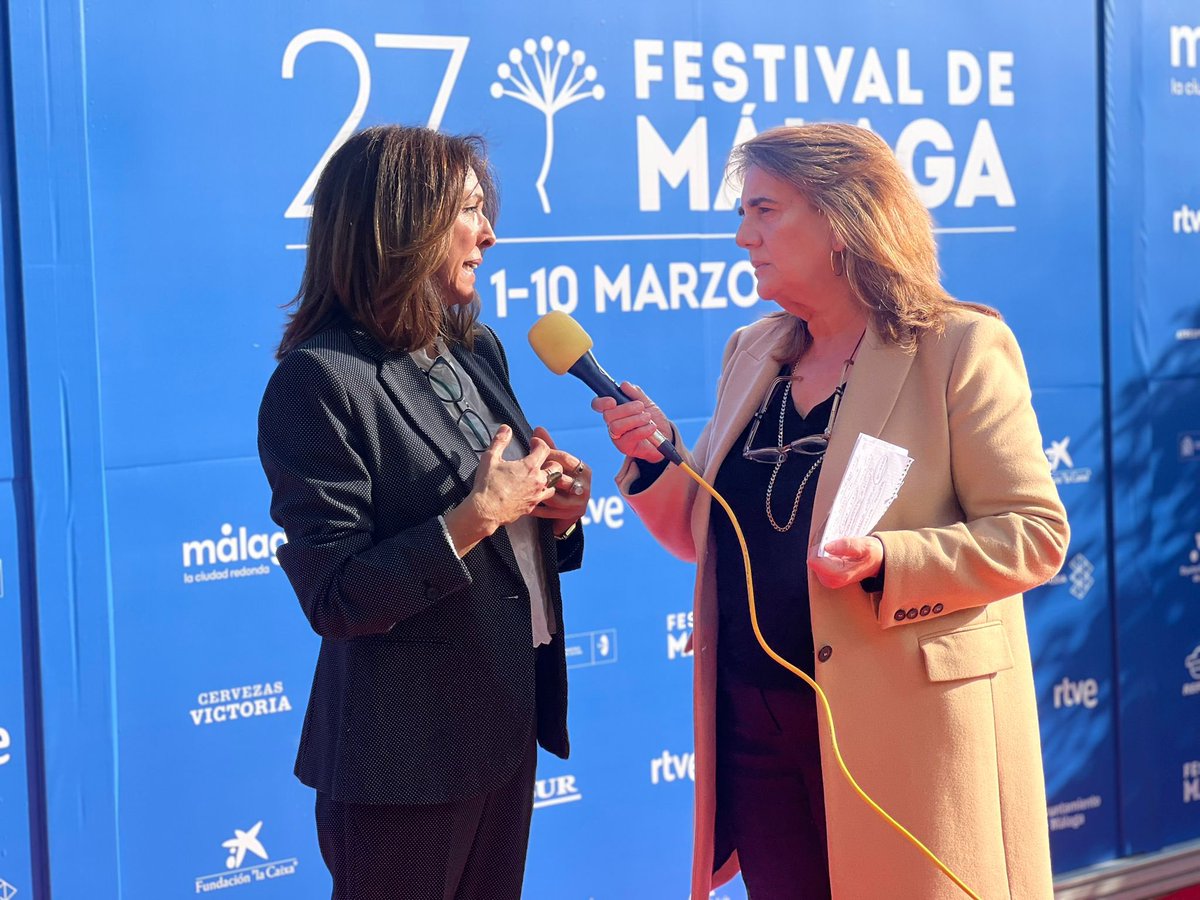 Las integrantes del GIE Comunica+, Penélope Martín y Lucia Balebona participaron en una actividad del Festival de Málaga: el Espacio Solidario. Participaron en la jornada del sábado 2 de marzo, presentando las seis campañas de publicidad que realizaron para la Asociación Alhelí.