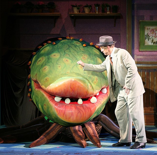 STLScienceCtr's tweet photo. Plants can be tricky – especially ones like Audrey from Little Shop of Horrors.

Sing along to the classic film and learn the real science of carnivorous plants, eclipses and more during #FirstFridaySLSC April 5.

Check out the FREE activities:
https://t.co/0Lx16SD88X https://t.co/EAjzL5QbPO