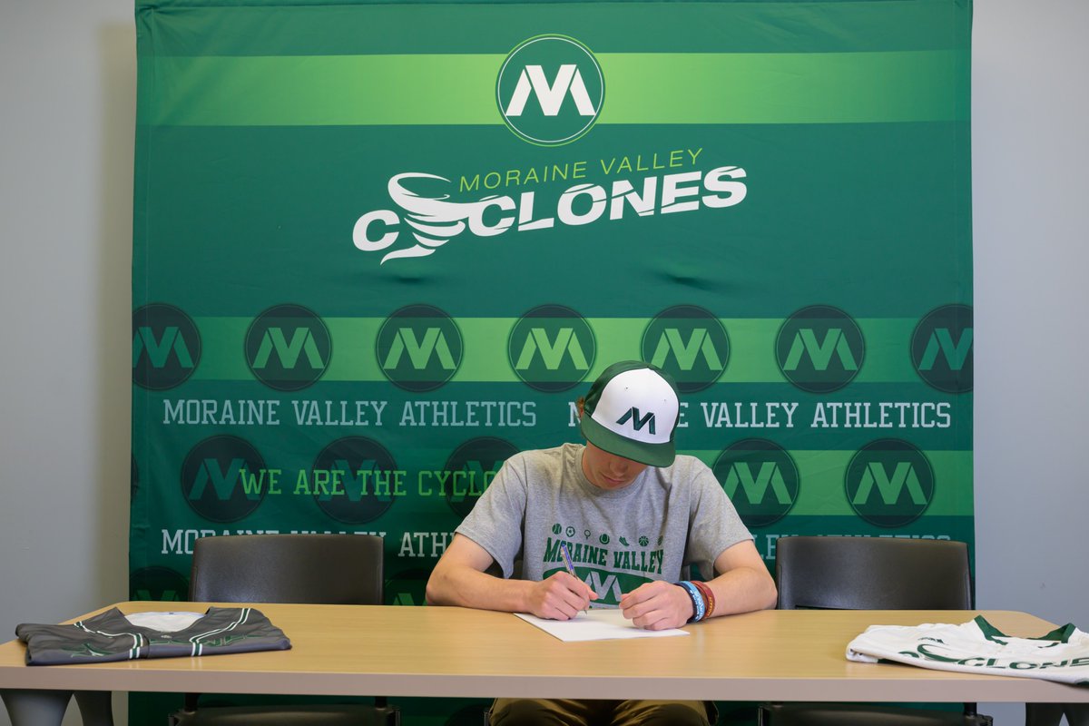 MVCyclones's tweet image. It may be too cold &amp;amp; rainy/snowy for outdoor sports this week, but Cyclones #baseball got another player signed! Caston Norris, middle infielder from Morris H.S., will join the Cyclones next season. Welcome to the family, Caston! #GrowingCycloneFamily #GoCyclones #mvcyclones 🌪️⚾️