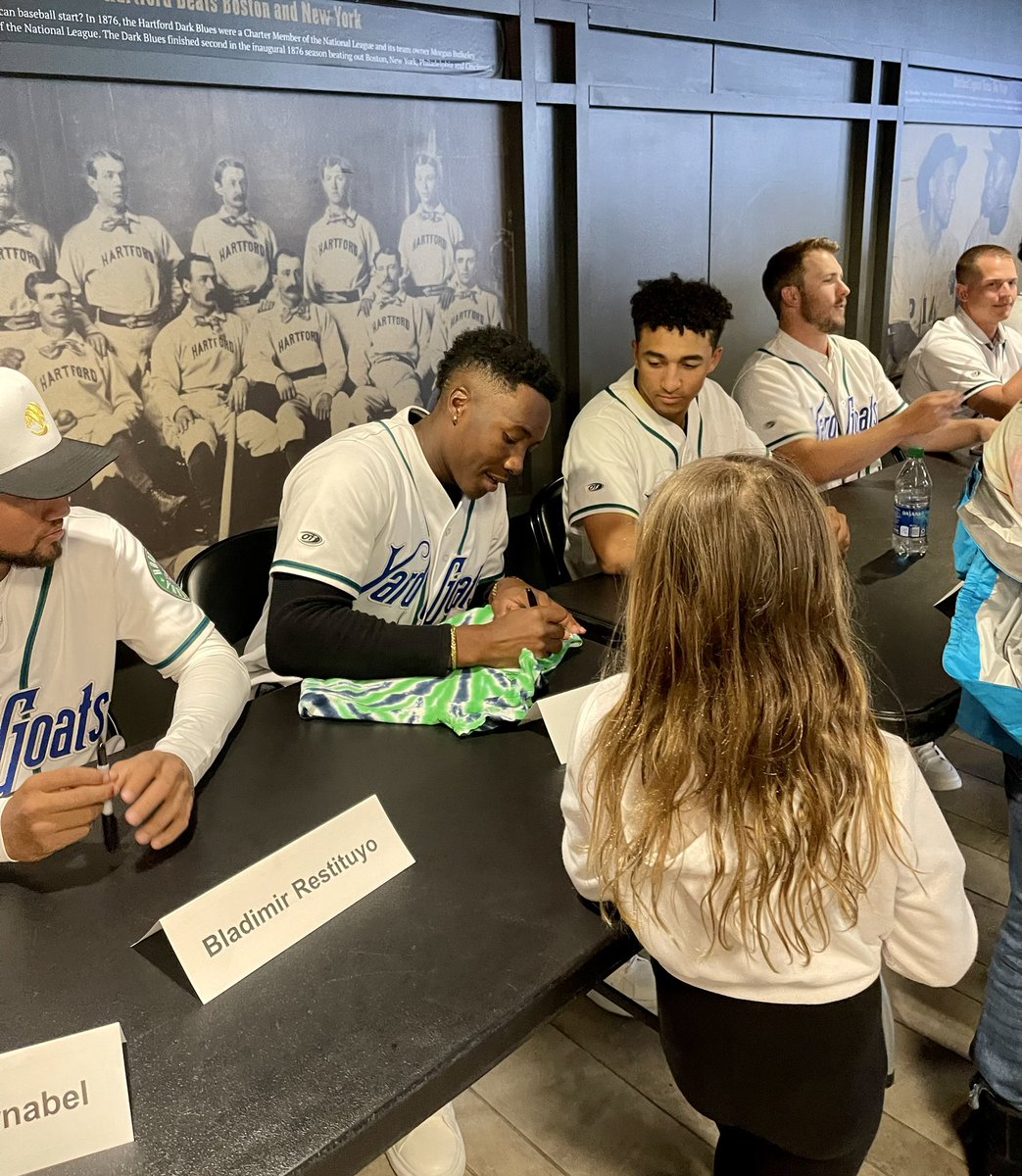 Meet the team is in full swing at The Yard 👏🏼👏🏼