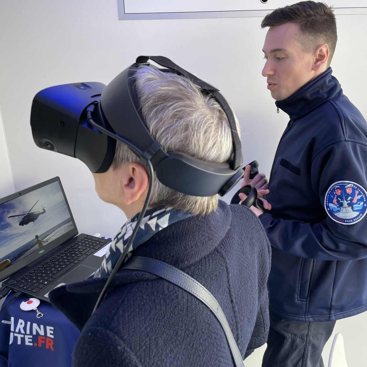 Bilan : ➕ de 2️⃣5️⃣0️⃣ élèves, demandeurs d’emplois &amp; grand public ont pu s’immerger dans l’univers fluvio-maritime 🌊

Côté <a href="/MarineNationale/">Marine nationale</a>, 4 stands immersifs :
🚨surveillance des approches maritimes
🧑🏻‍🍳🍽️restauration embarquée
🔢💻📡 océan de données
🤿🫧 immersion périscopique