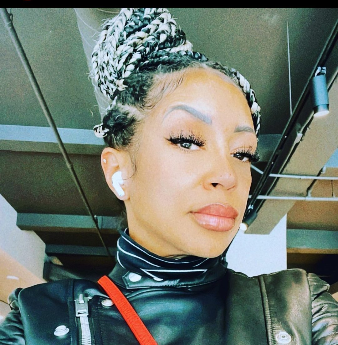 jesses__switch's tweet image. When the sun ☀️shines It doesn&apos;t give a fuk if it Blinds you !!!! IT SHINES ANYWAY☀️💋⬆️⬆️💪