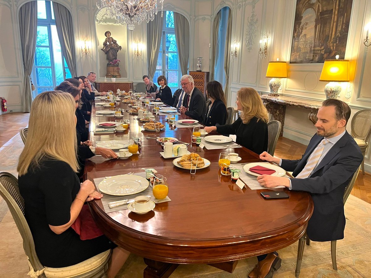 Thrilled to start the day with members of the Women’s Foreign Policy Group @wfpg, to present EU’s challenges and priorities of 🇧🇪EU Presidency. Thank you for the lively exchange on Ukraine, transatlantic cooperation on China, the green energy transition and trade issues.