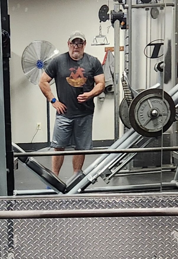 DozzzzzEric's tweet photo. Pick #boythunder up from school got him to golf match. Went to gym got it done! #noexcuses https://t.co/40KSWYKyOJ
