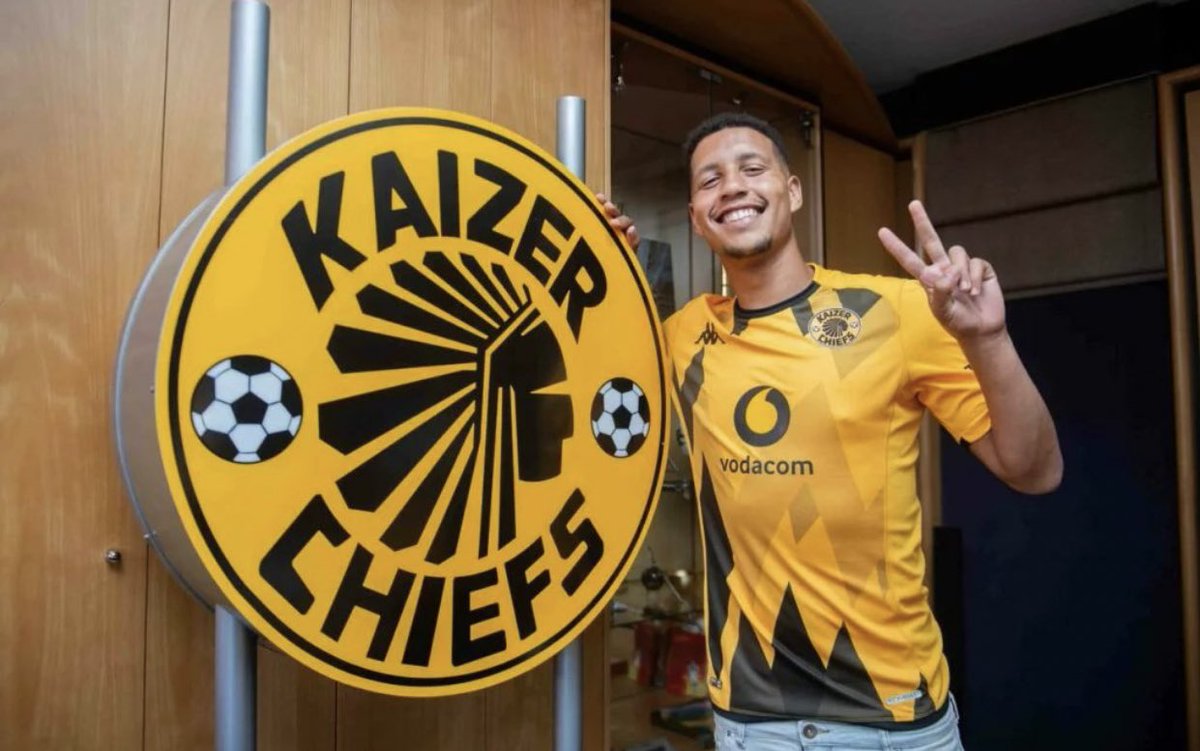 Kaizer Chiefs defender Luke Fleurs has tragically passed after being shot during a hijacking. We need general Mkhwanazi to clean Gauteng, how many lives should we loose before the giver do something in ? 💔