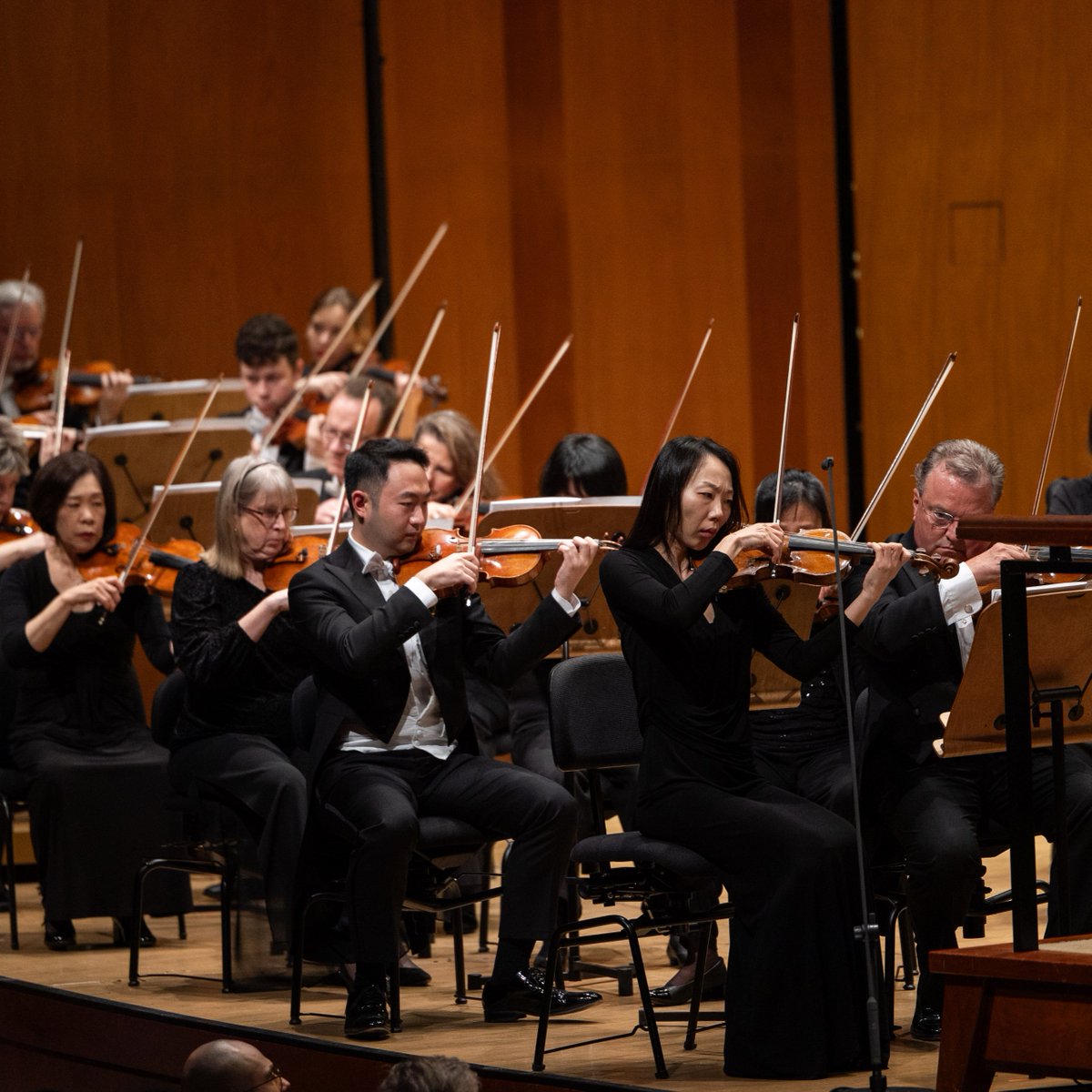 👏👏Cheers to a great weekend of performances last month of Mahler's Symphony No. 6 led by Music Director Juraj Valčuha! Be honest, did you jump when the Mahler box was hit?