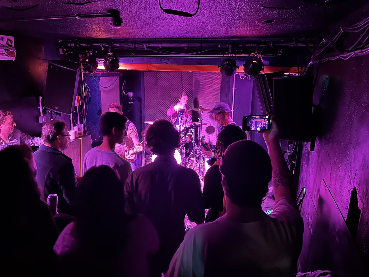 💕💕💕 @delpaxtonbflo in Bristol tonight basically playing a greatest hits set. Songs from the first ep, first album, split with @gulfergulfer and new tunes. So good. This is why we do what we do.