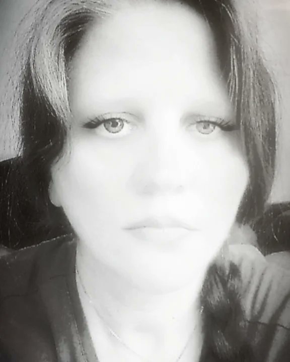 Seelen Narben 
Die ein jeder kennt 
Und sein eigen nennt 
 © by (Ramona Mohr)