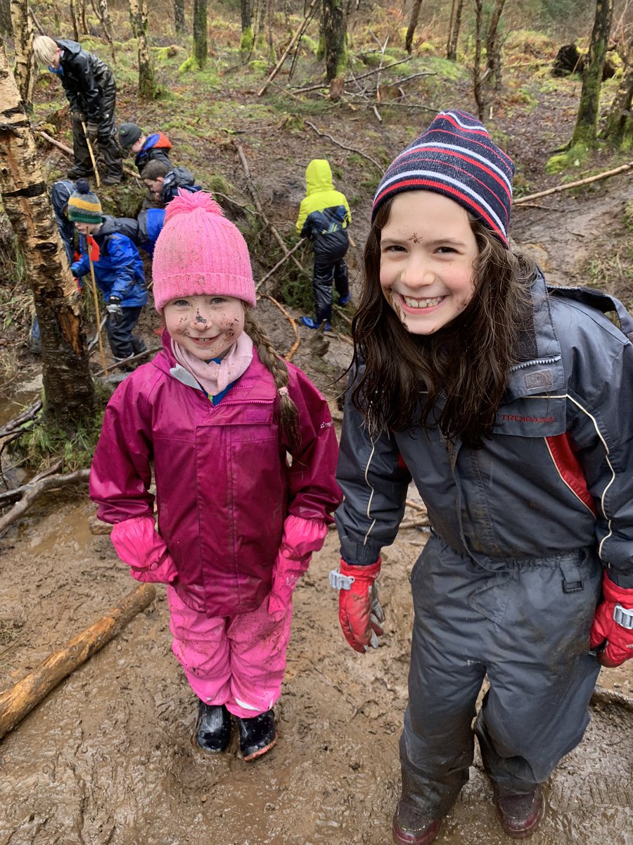 LeafyTrailsFS's tweet photo. Beastie Club day 3
A day of adventures in the rainโฆโ๏ธ #Raftmaking #Raftracing #Puddlejumping #Dambuilding #Catchingraindrops ๐ง#Hotchocolate #Smores #Muddypuddles #muddyfaces https://t.co/GHFhJugk5E