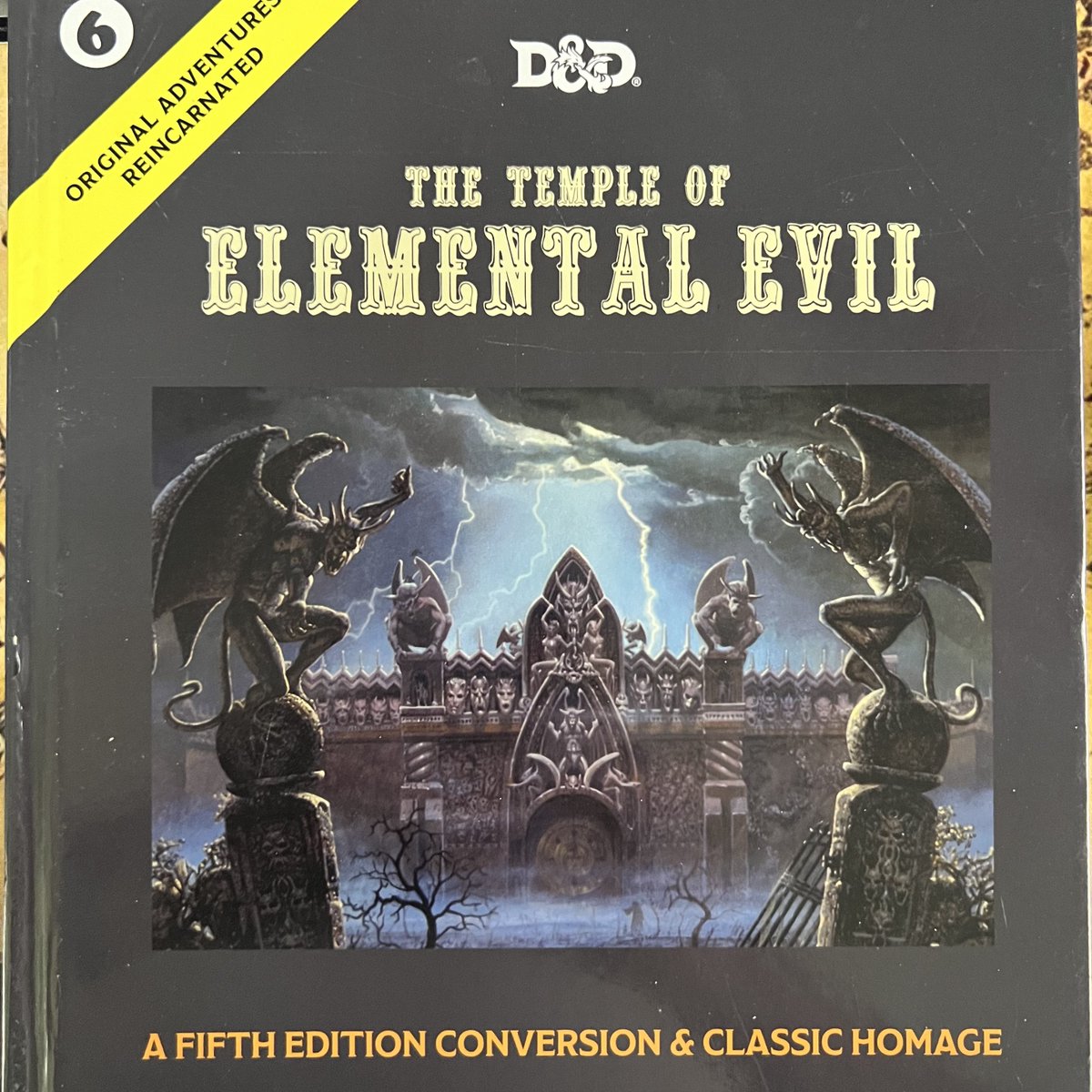 Tune in to twitch.tv/garyconlive tonight at 7:30pm EST, 4:30pm PST for our Temple of Elemental Evil campaign. We think the panic is truly starting to set in with the players. We'll have an @idlechampions chest code as well as a @trolllordgames gift certificate give-away.