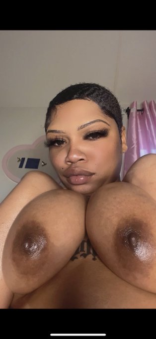 Watch Honey bee 🍯♍️'s leaked NSFW photo on TwXstars