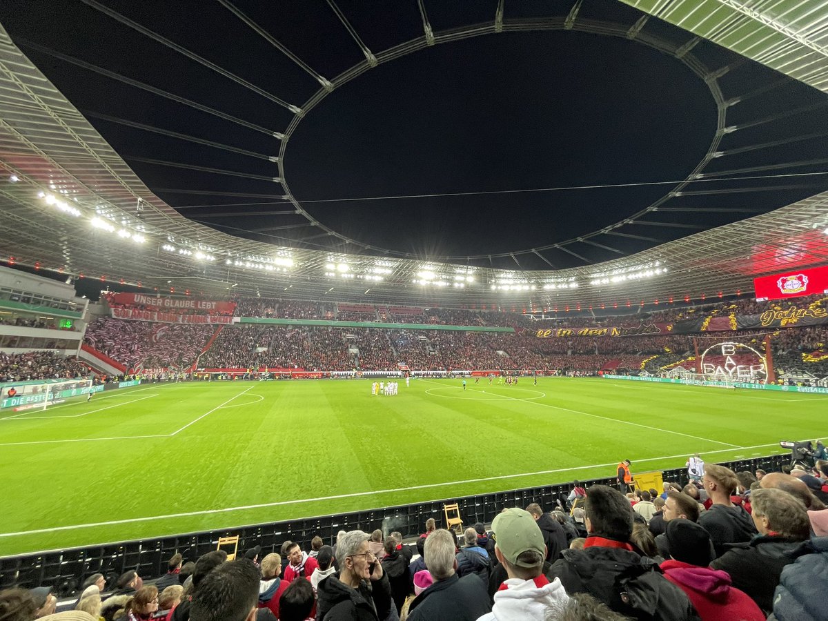 ilja_nooijen's tweet photo. Halve finale Pokal met @Maus_stiphout
Heerlijk wedstrijdje tussen de beste Duitse club van dit moment, en Leverkusen🔴⚪️😉🏆🏟️ #BO4F95 #DFBPokal #95ole
@groundhopticket top geregeld weer! https://t.co/2mjclimPvo