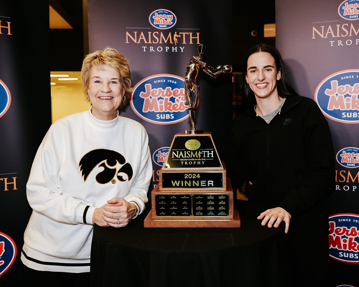 Our Player of the Year 🤩 @CaitlinClark22 x #Hawkeyes