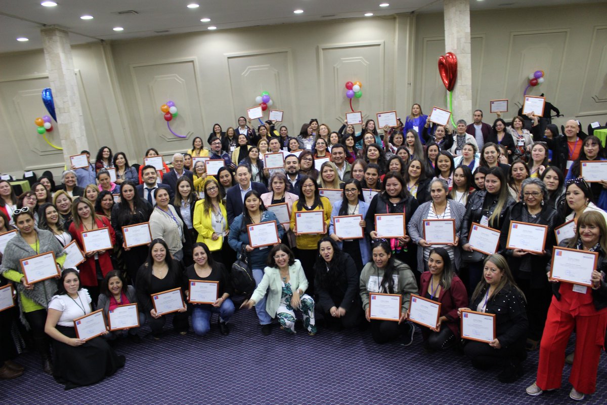 En nuestro camino por hacer vivo el derecho que todas las personas tienen a surgir, hoy certificamos a 170 personas del programa Emprendamos Básico, correspondiente a las comunas de Concepción, Penco, Florida, Tomé, Hualqui y Talcahuano 🙋🏻‍♀️🙋🏻‍♂️🌠

Seguimos 🌳🌟
#FOSISTeApoya