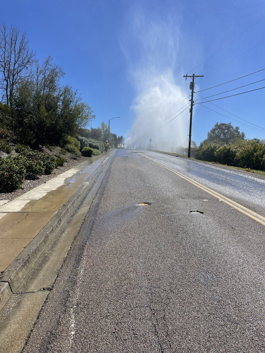 ***ROAD CLOSED*** @NorthCountyFire is on scene of a water main break in the area of Mcdonald Road and Via Unidos in Fallbrook. FPUD is on scene. Please avoid this area.