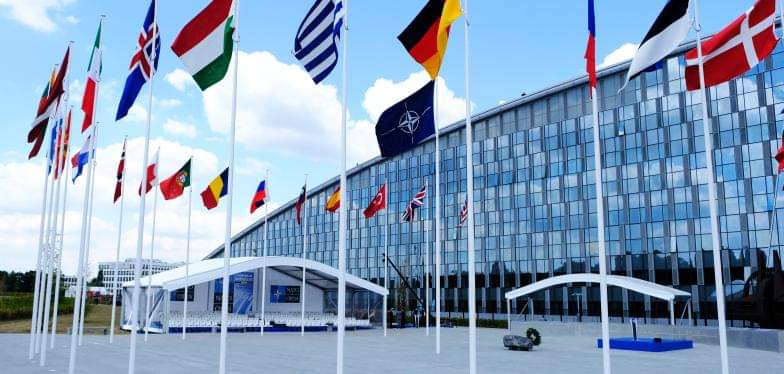 Le 4 avril est le jour de l'#OTAN ! 2024 marque le 75e anniversaire de l’Alliance à laquelle la 🇧🇪 est fière d’appartenir. Saviez-vous que la 🇧🇪 est l’un des 12 membres fondateurs de l’OTAN, créée le 4 avril 1949 et dont le siège est à Bruxelles? #WeareNATO