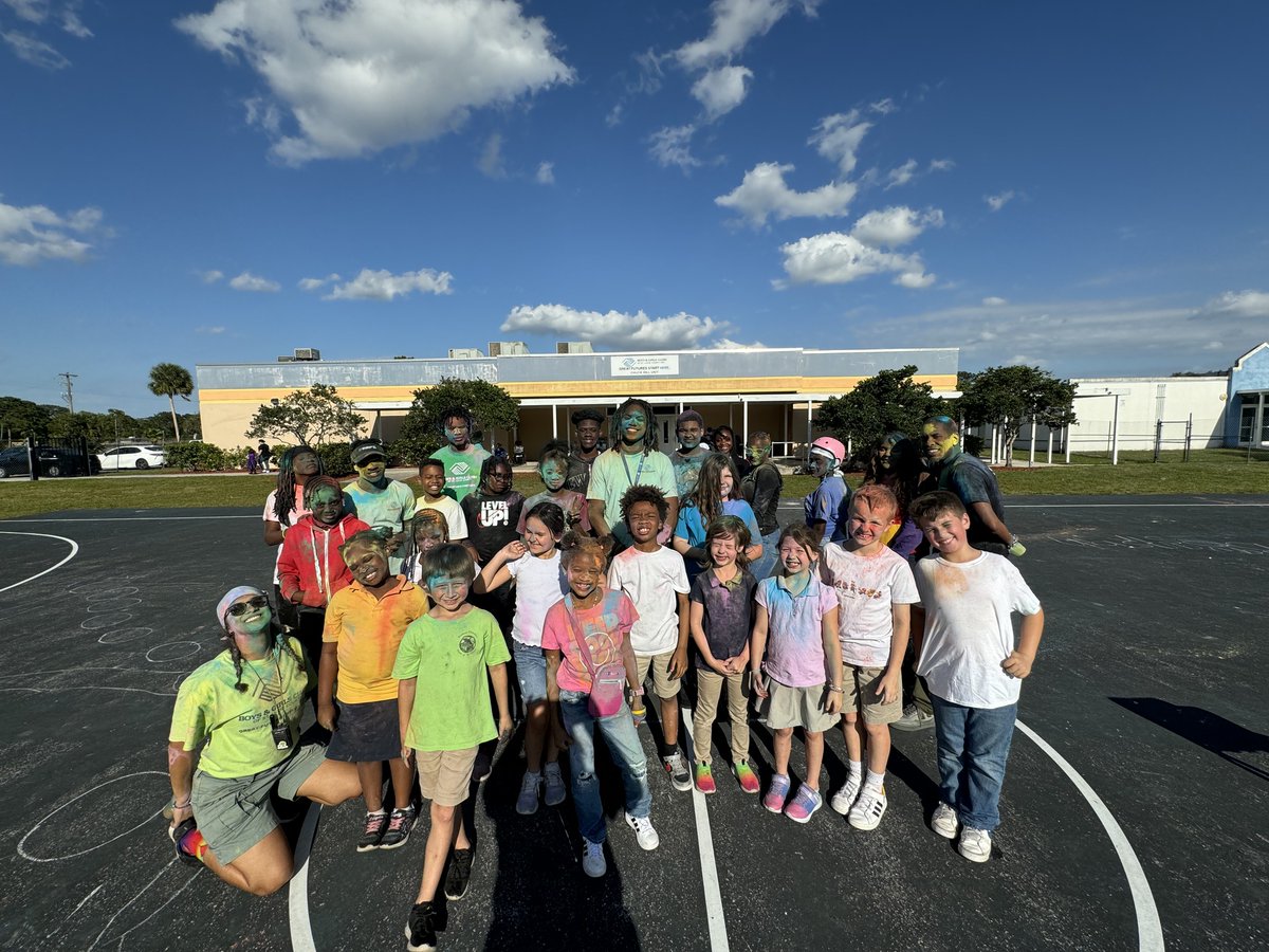 Last week's Color Run at our Chuck Hill Club was a blast! 💙💚❤️