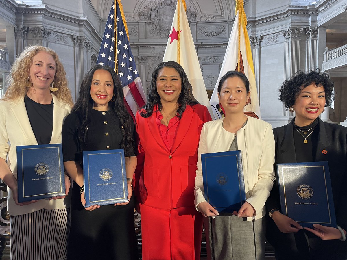 Today we honored four incredible women working to help create a more climate-friendly City. San Francisco has been at the forefront of the environmental movement & #EarthMonth allows us to celebrate our progress as we continue our work toward achieving our carbon reduction goals.