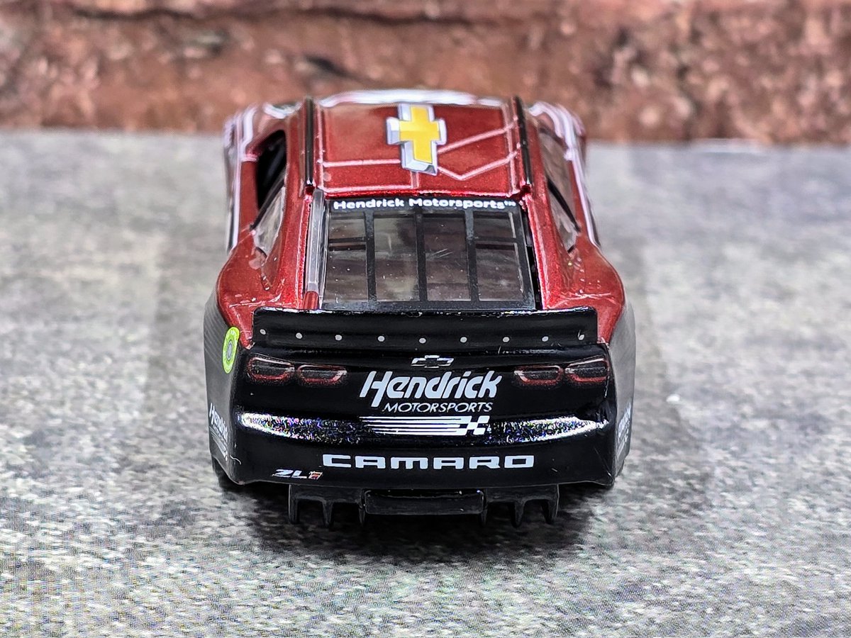 REVIEW: Hendrick Motorsports 40th Anniversary 2024 1/64 Die-cast. YOUTUBE REVIEW LINK: youtu.be/0kyKuqQnpE4?si… Enjoy.